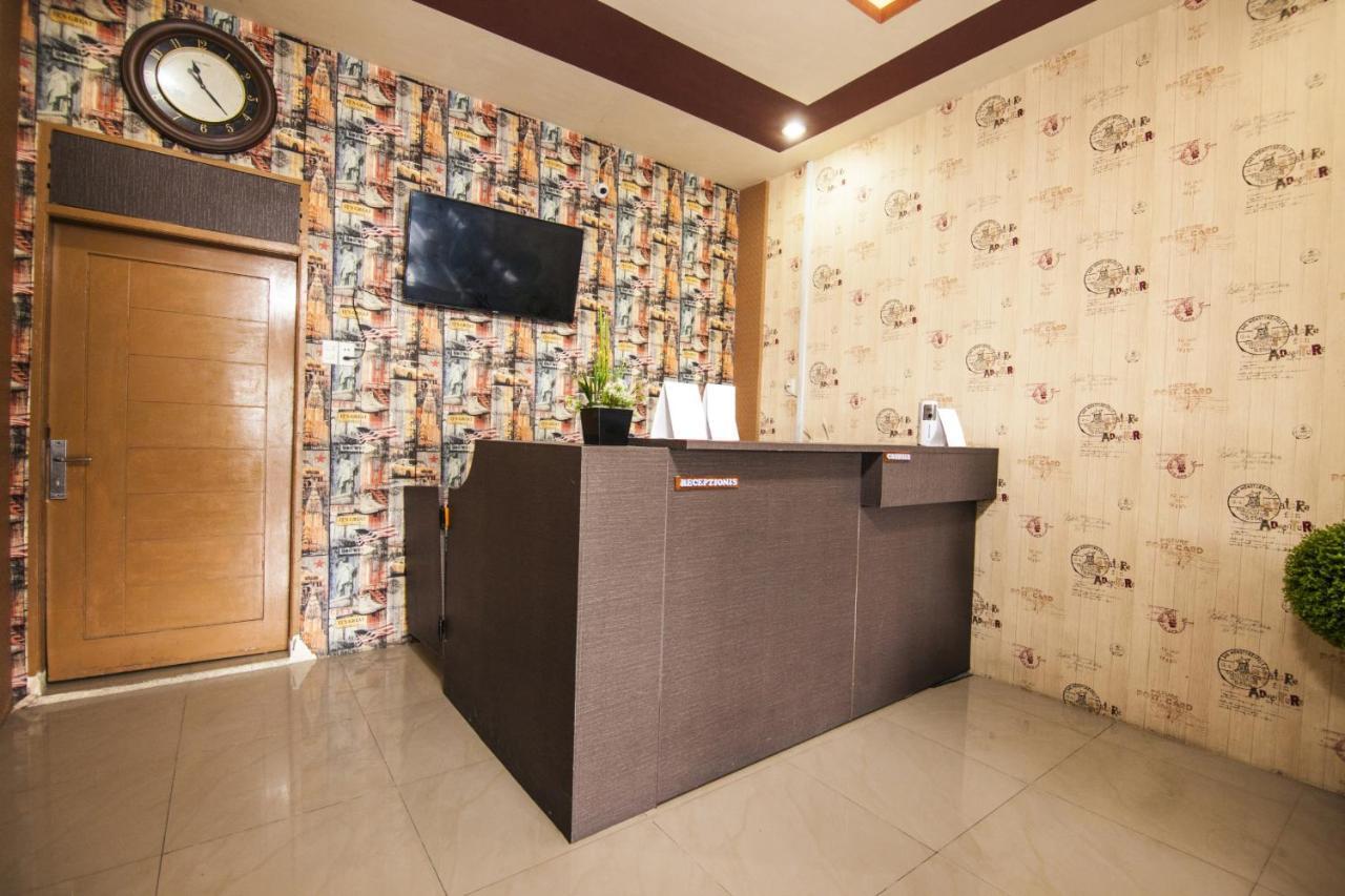 Oyo 2310 Residence 68 Pematang Siantar Buitenkant foto