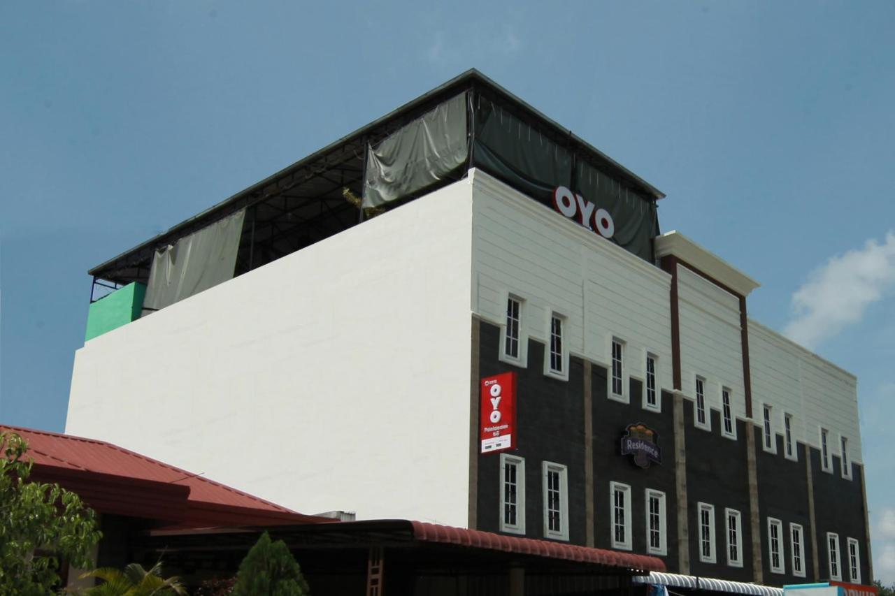 Oyo 2310 Residence 68 Pematang Siantar Buitenkant foto