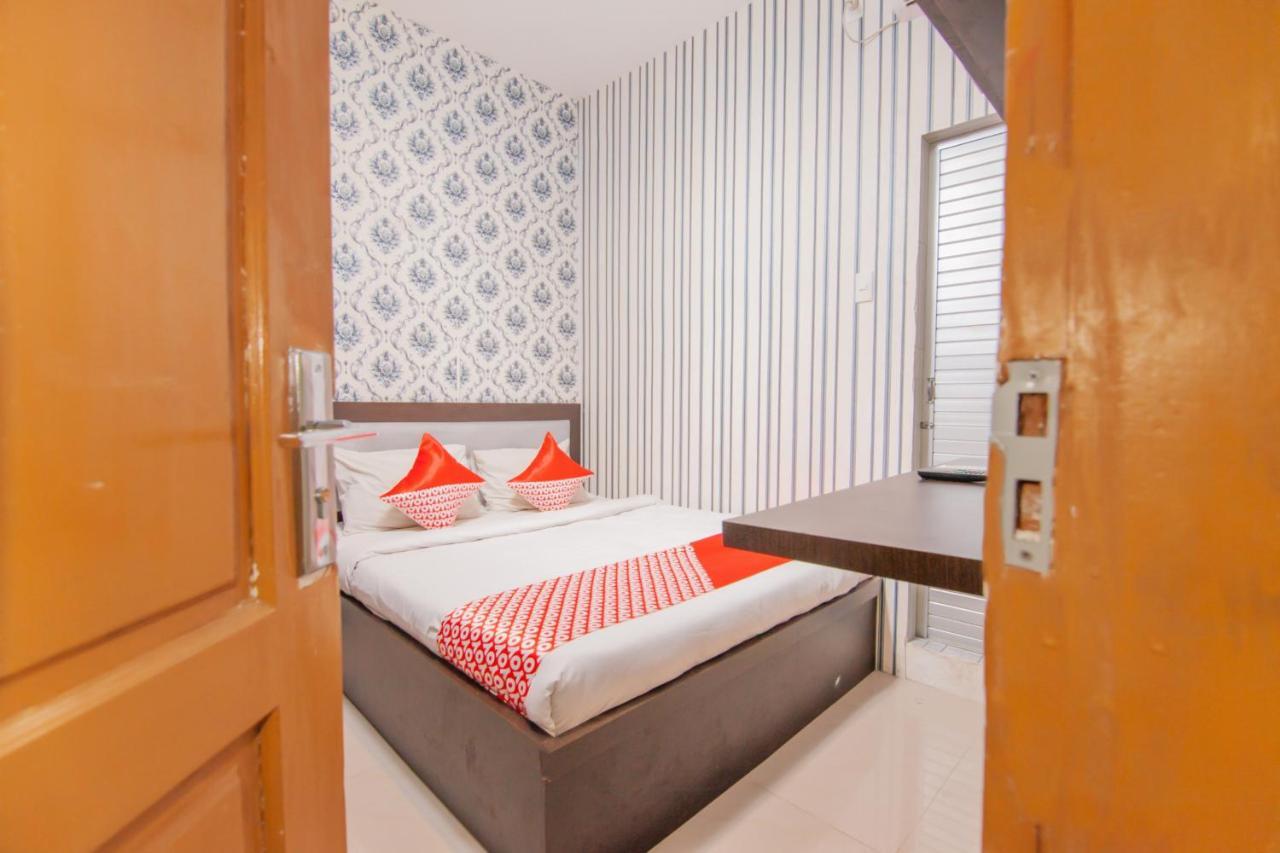 Oyo 2310 Residence 68 Pematang Siantar Buitenkant foto